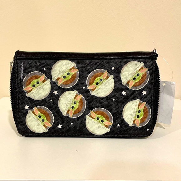 Buckle Down Baby Yoda Wallet - Picture 4 of 4